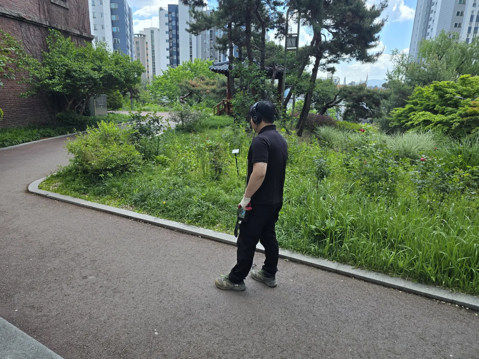 설비실 배관 점검 현장